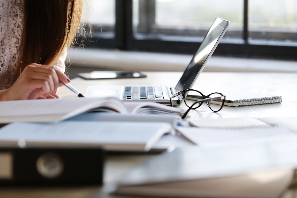 Tecnologia para Estudar em Casa: Como se aproveitar? 1 Tecnologia para Estudar em Casa
