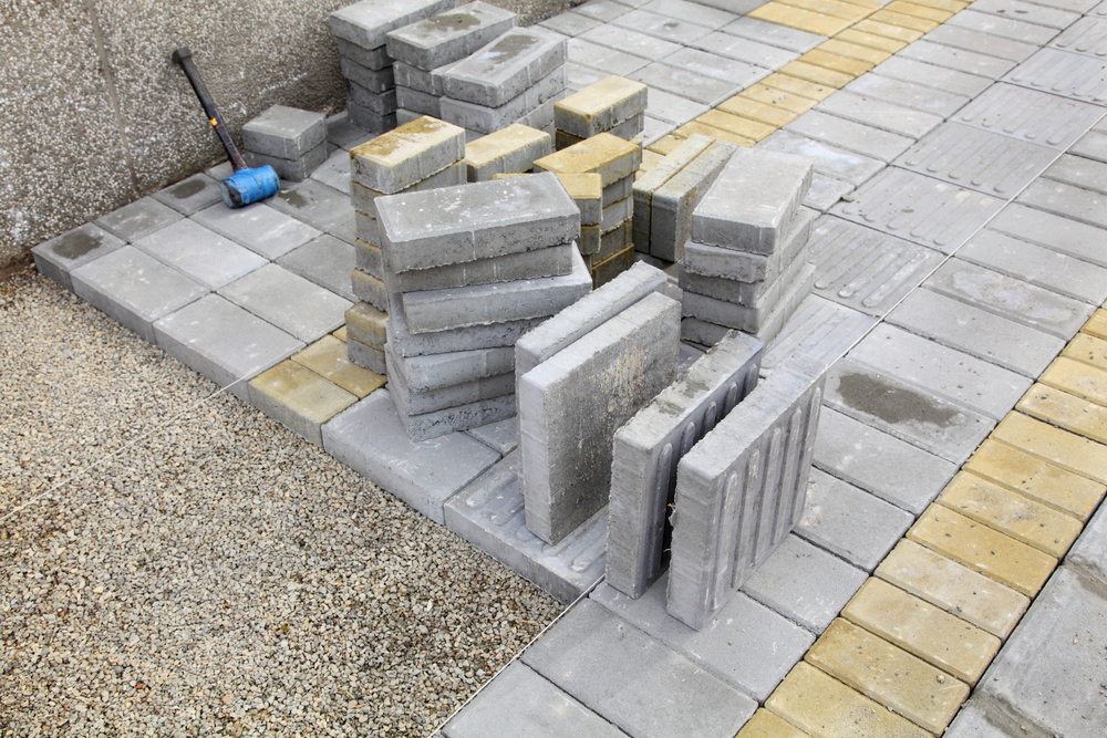 Qual a diferença entre paver de concreto e piso intertravado? 3 paver de concreto 2